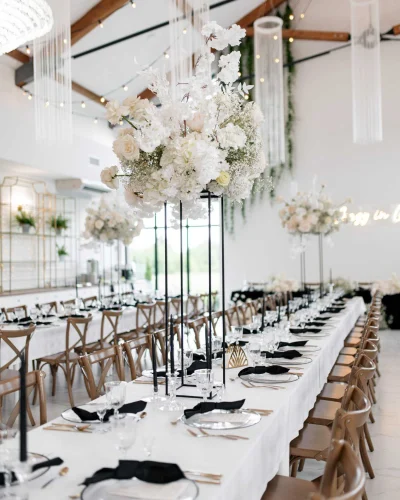 sala-weselna-w-bieli-elegancka